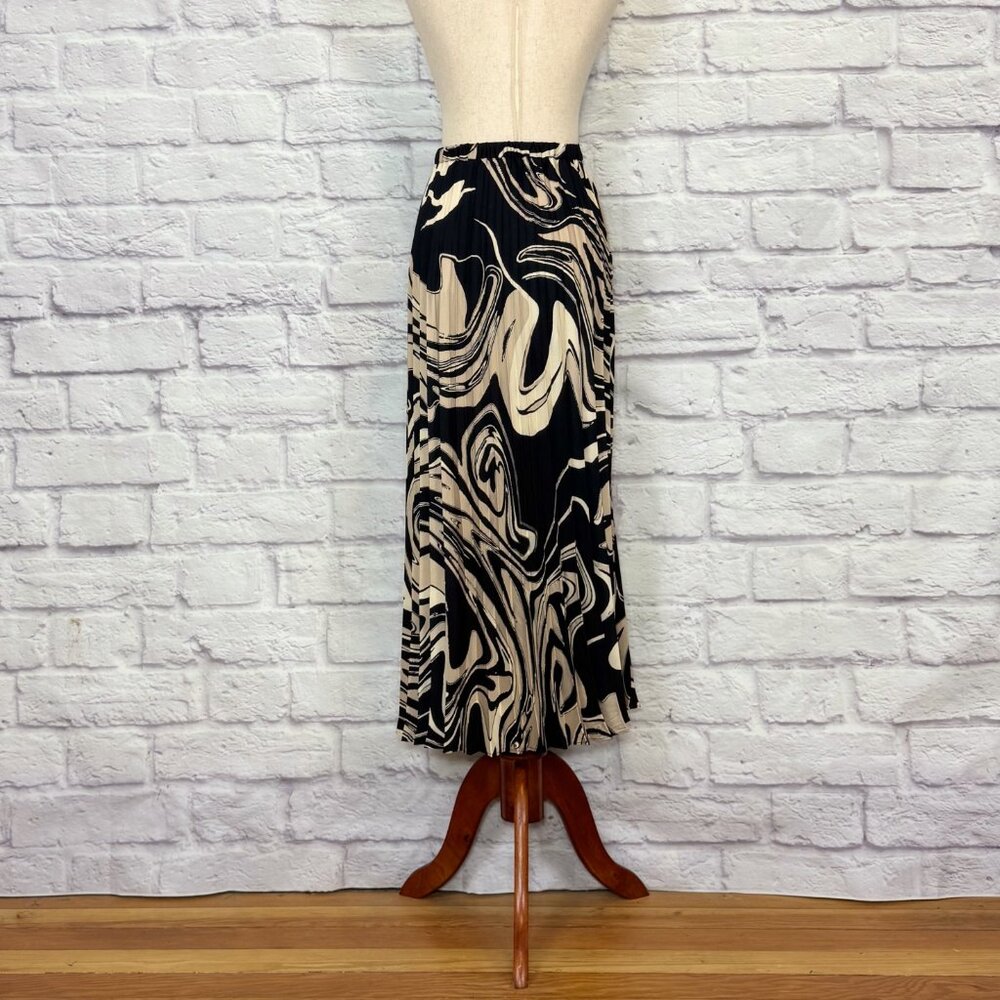 Truth By Republic Black Abstract Print Pleated Midi Skirt - Picture 2 of 9
